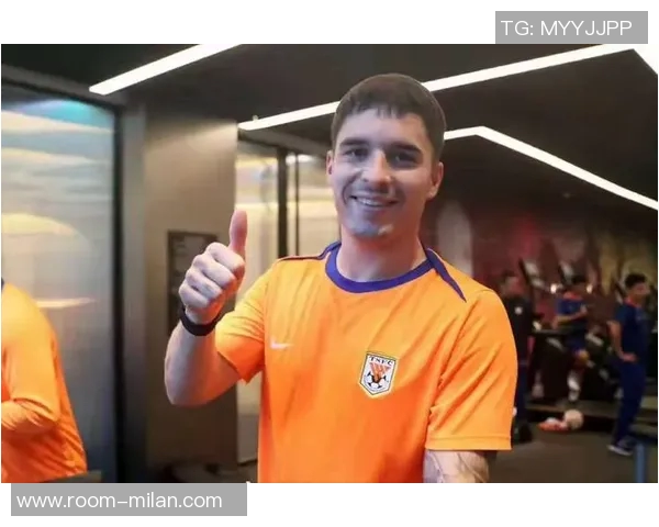 德转消息泰山中卫路易斯洛佩斯自由身加盟西乙阿尔瓦赛特球队